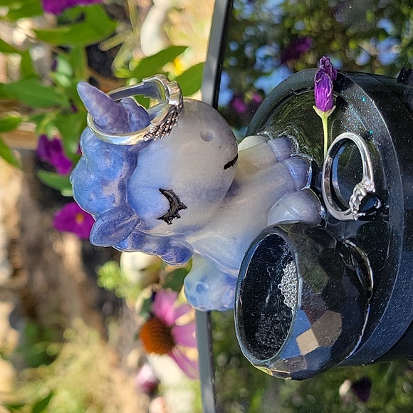 Resin Unicorn jewelry Stand - Picture 3 of 6